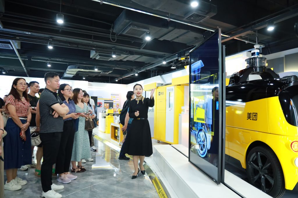 4 1024x683 - Passionate Dragon Boat Festival, enjoy a happy time together!